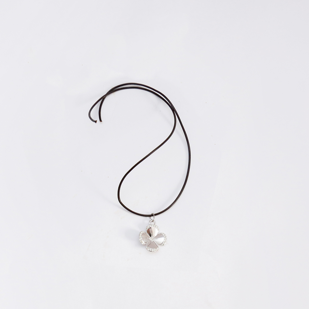 Collier femme artistique