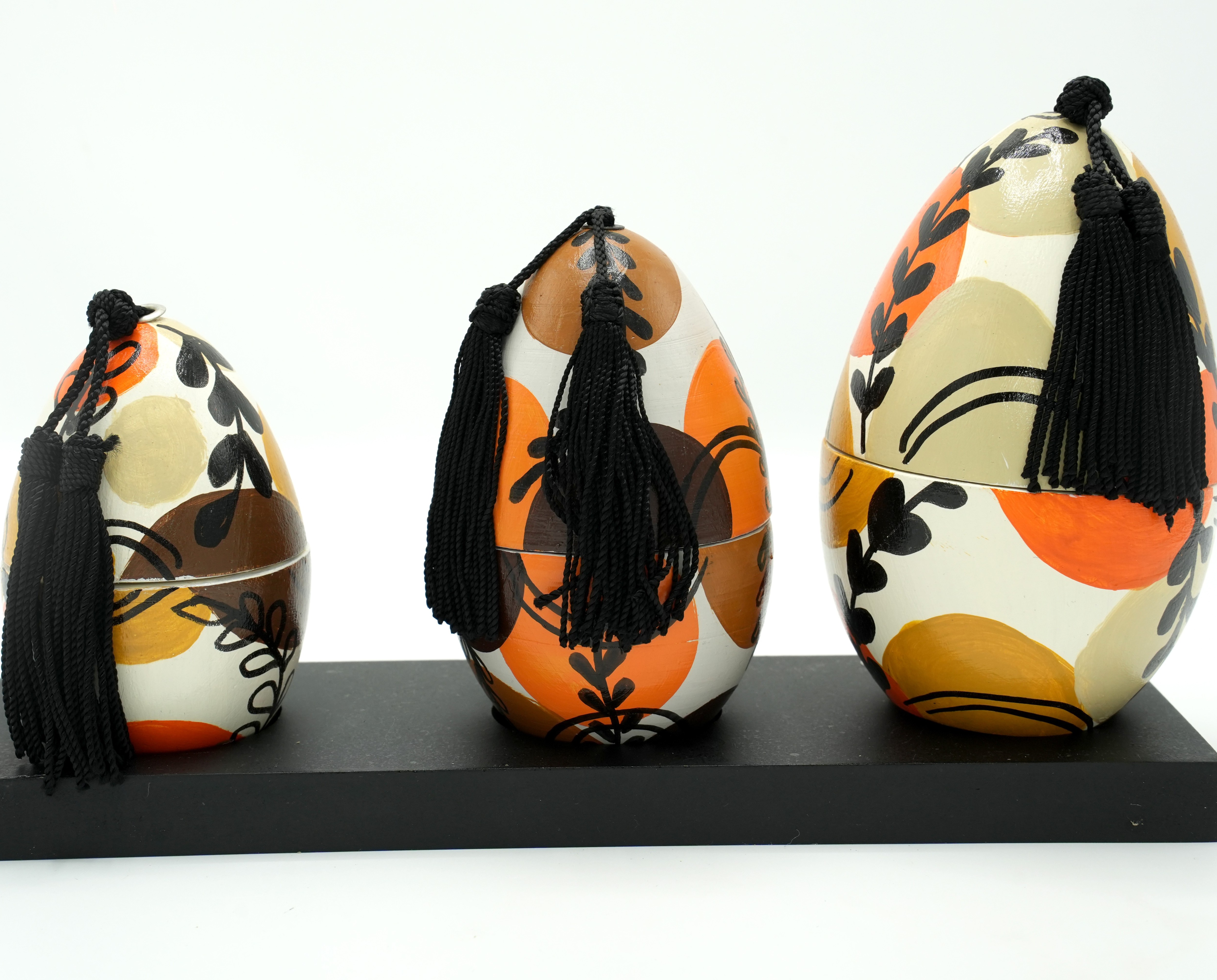 Série déco en forme d'œuf avec touche marocaine et pompon traditionnel 2