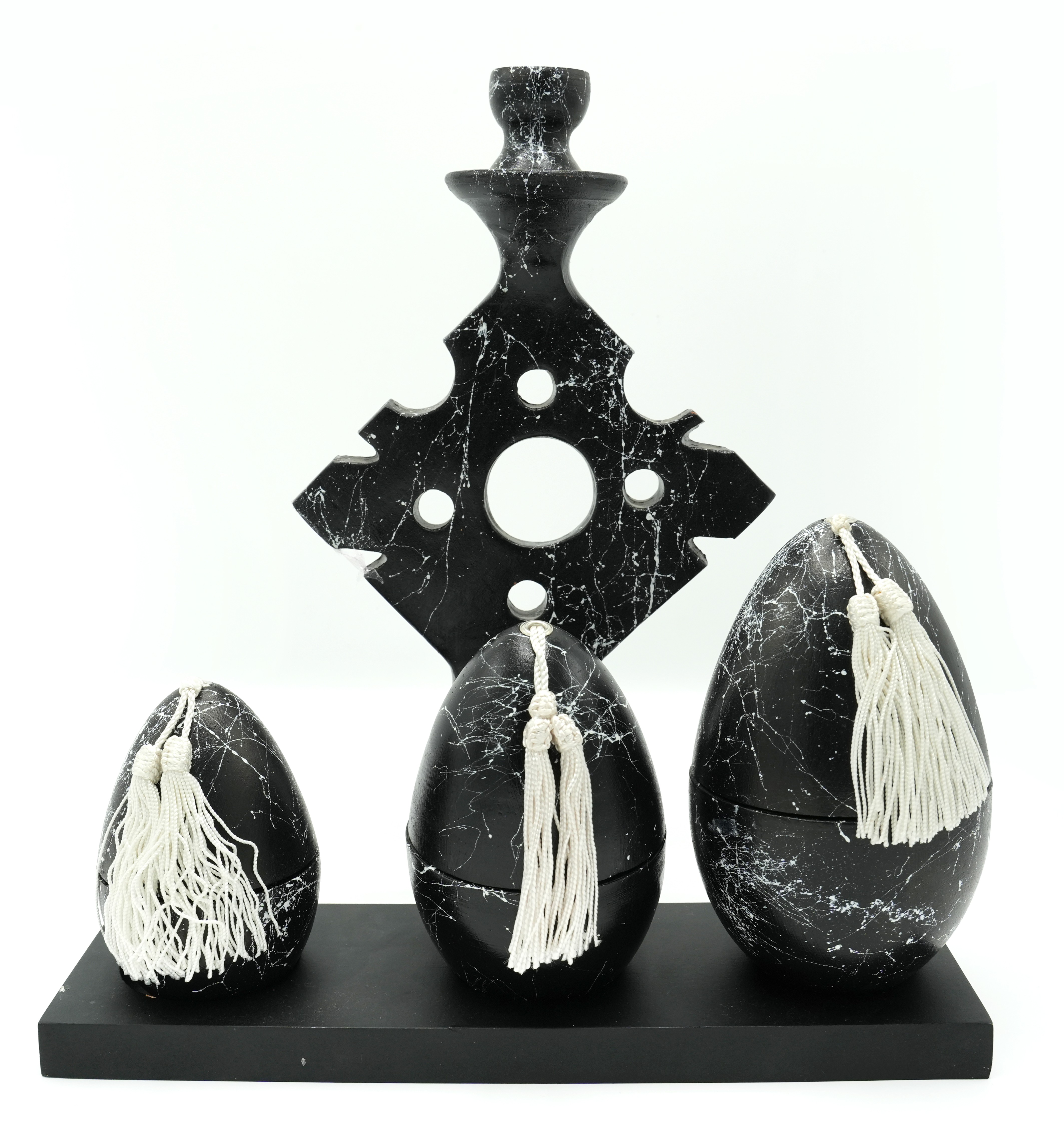 Série déco en forme d'œuf avec touche marocaine et pompon traditionnel