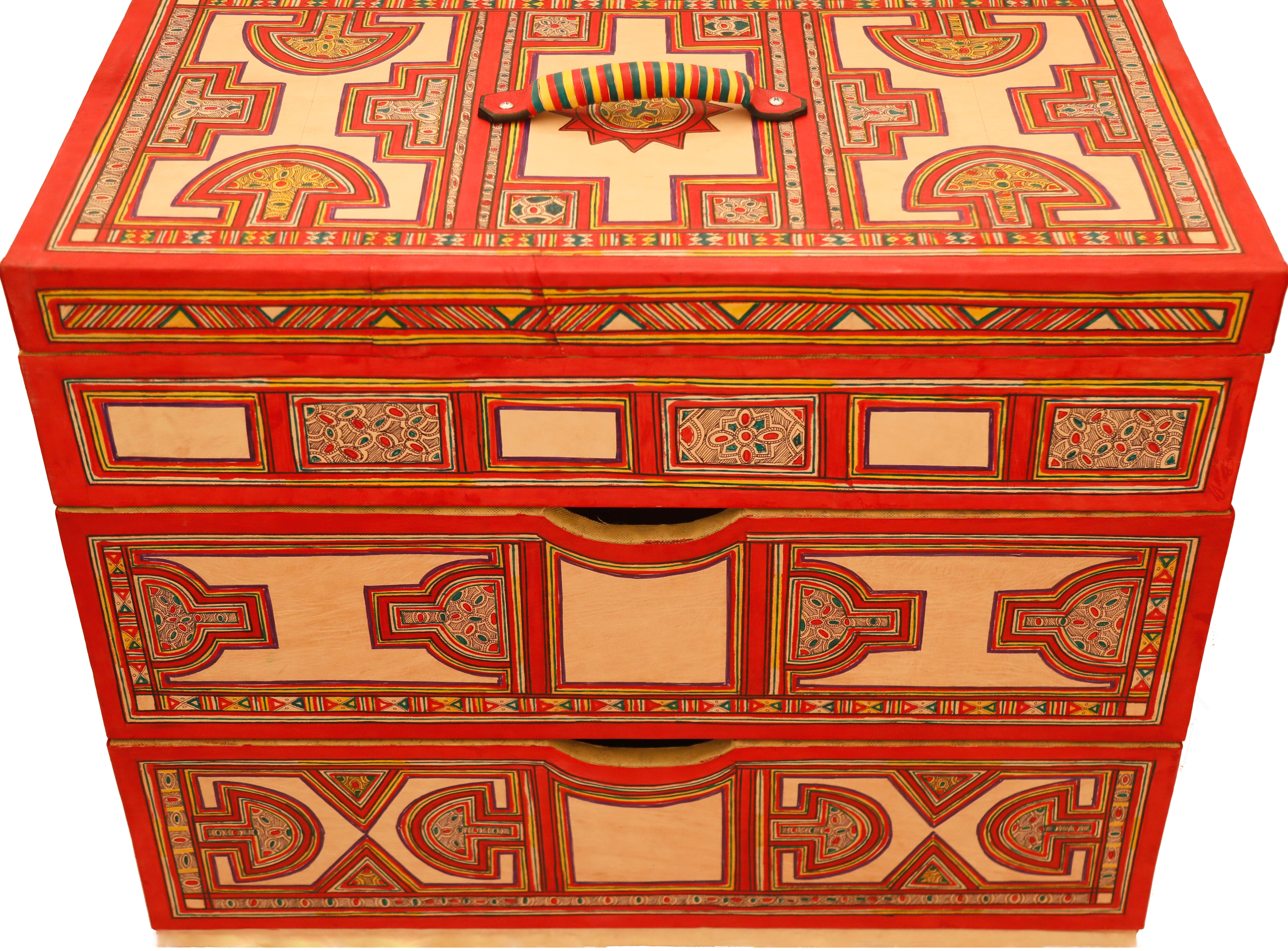 Commode décorée de cuir