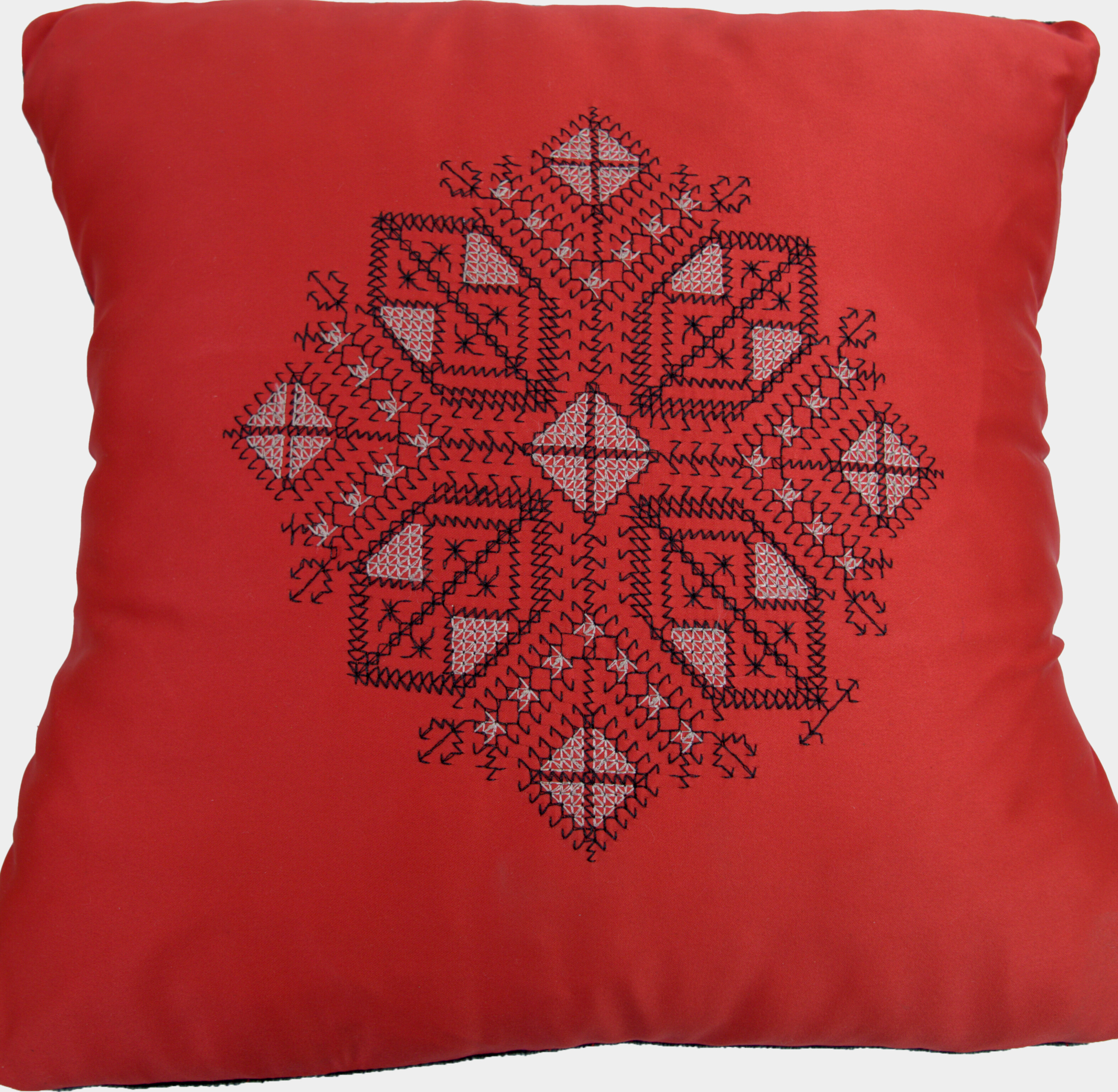 طقم وسائد مطرز