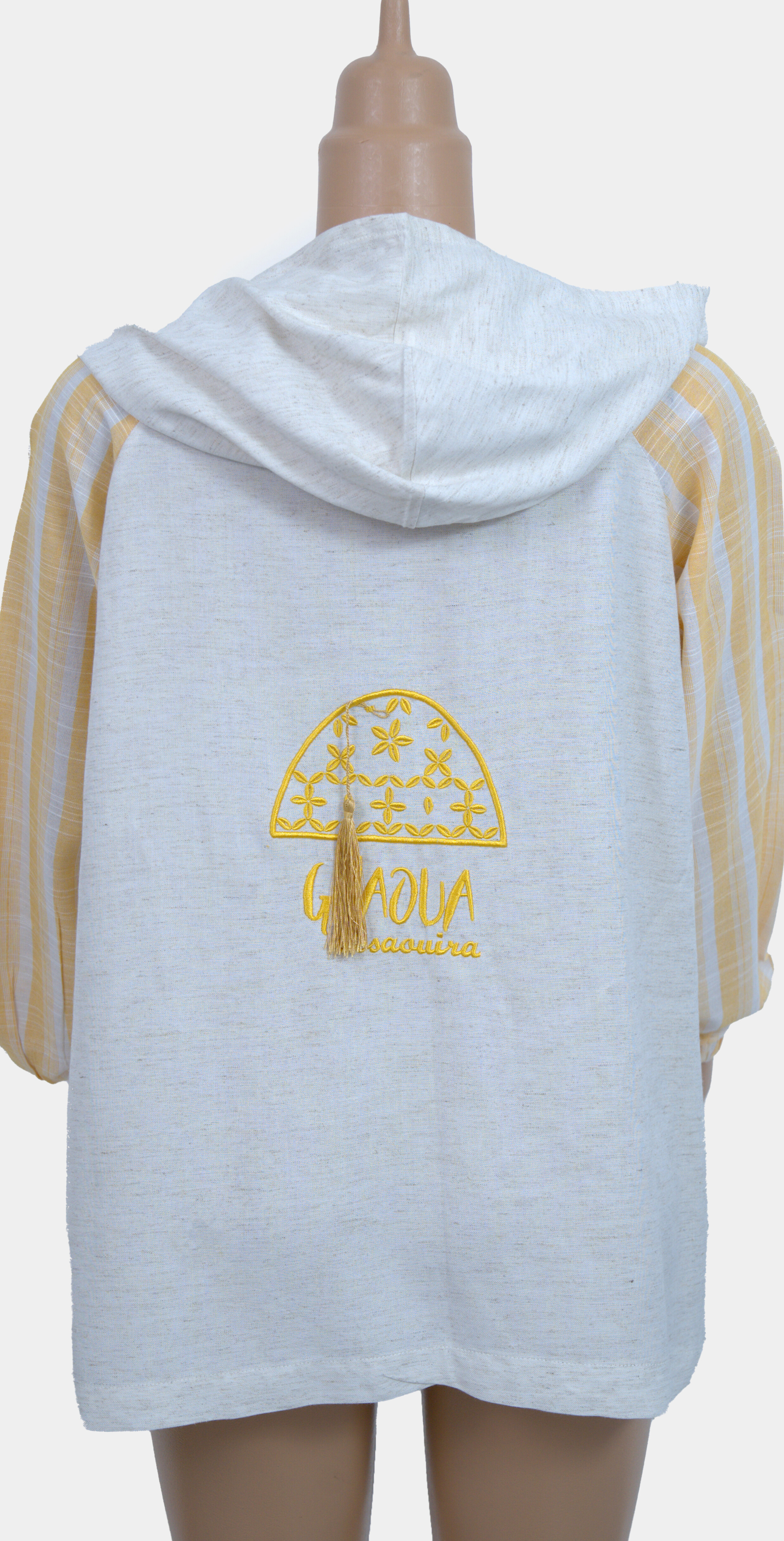 قميص بأشكال مختلفة