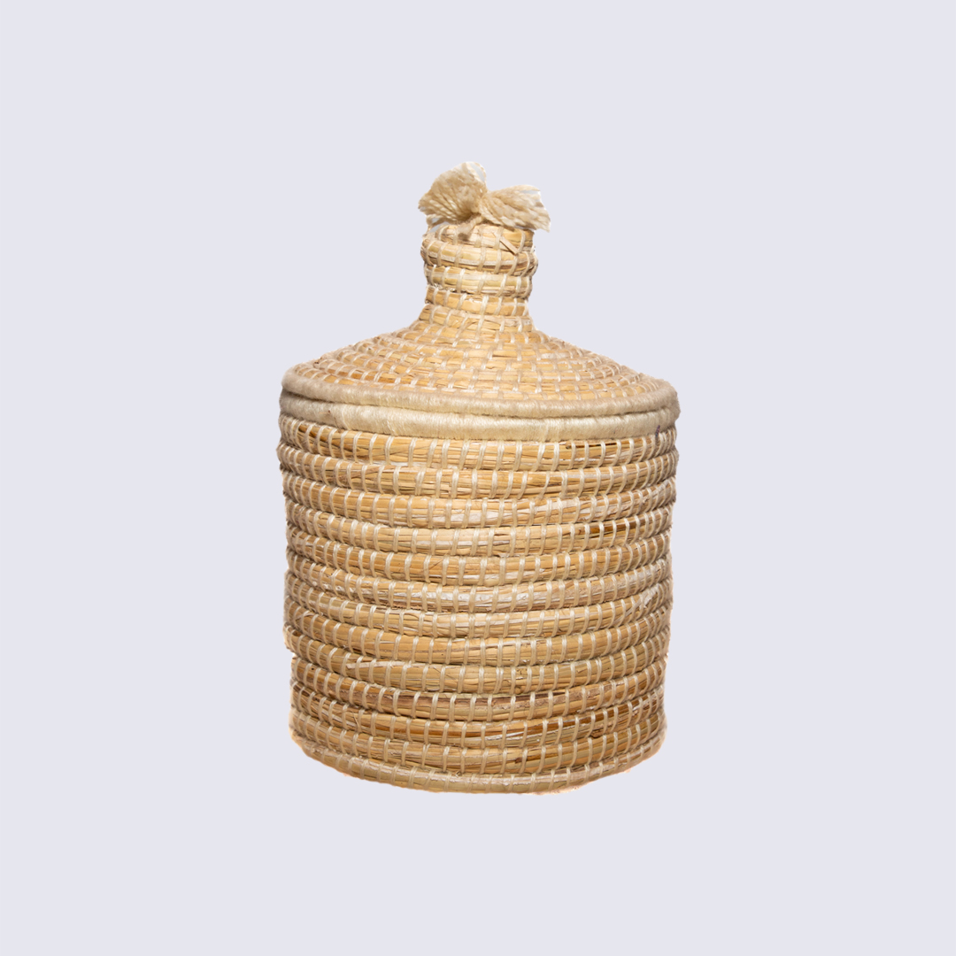 Petit panier en osier pour coiffeuse