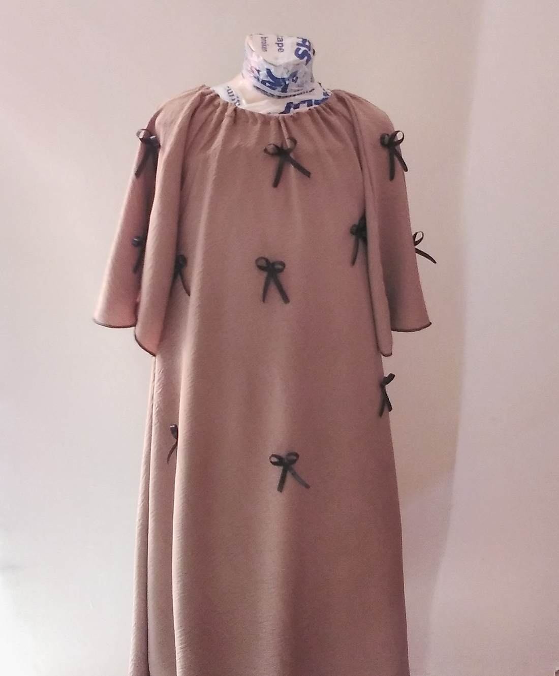 Abaya en tissu Rayhana – Nouveau modèle