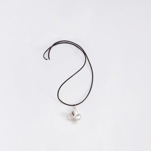 قلادة نسائية فنية