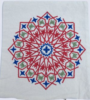 طقم وسائد مطرز