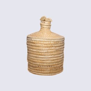 سلة صغيرة من الخوص