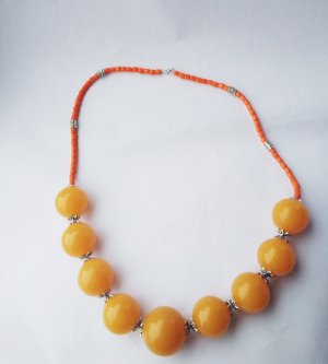 Collier jaune en résine