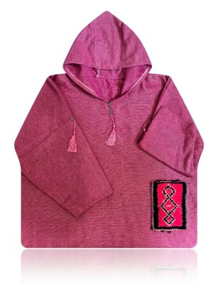Djellaba traditionnelle avec touche tapis