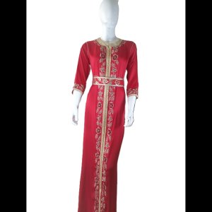 Caftan brodé à la main